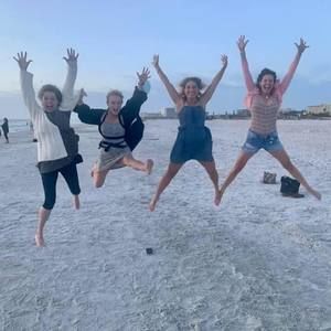 Meet your Posher, Hailey